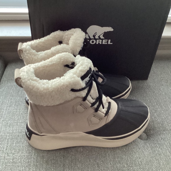 Sorel Shoes - Sorel Women's Out N About IV Chillz Waterproof Booties, size 8.5